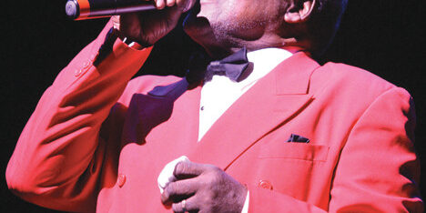 Charlie_Thomas_-_Performing_Live_